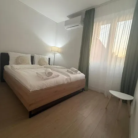 Golden Lily Old Town Apartamento *