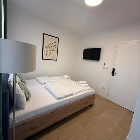 Golden Lily Old Town Apartamento Saraievo