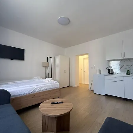 Golden Lily Old Town Apartamento *
